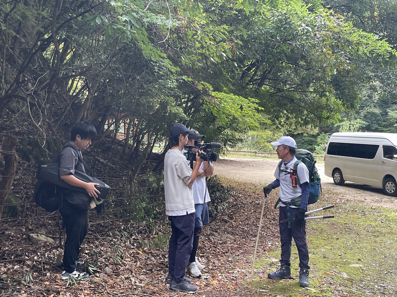 10/15（水）美化班＠堂床山登山口周辺＆福王寺金亀池周辺でクマ対策取材♪